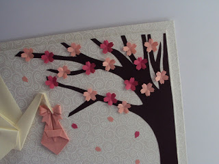 enfeite de porta maternidade com origami - tsuru e flor de sakura - sakura origami atelie