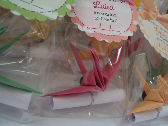 ímã de tsuru lembrancinha de nascimento colorido - sakura origami atelie