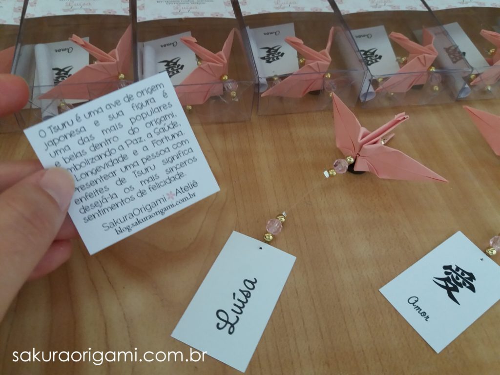 lembrancinha de nascimento ima de tsuru rosa claro - cotnato sak.origami@gmail.com