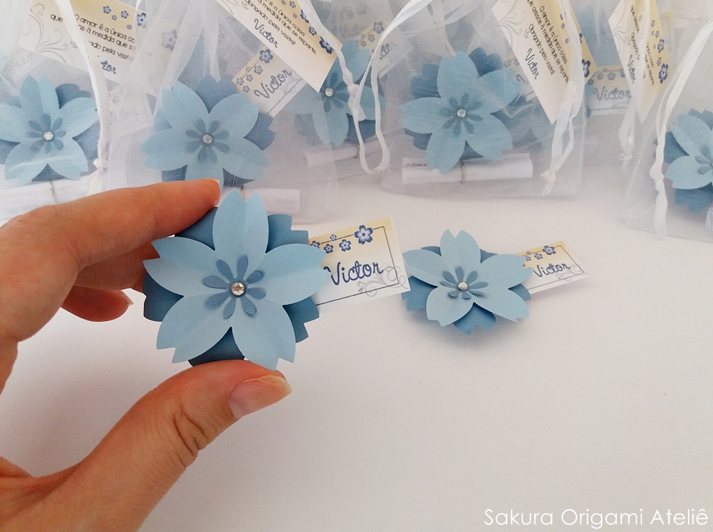 Lembrancinha de Nascimento - ímã de flor de sakura - Sakura Origami Ateliê