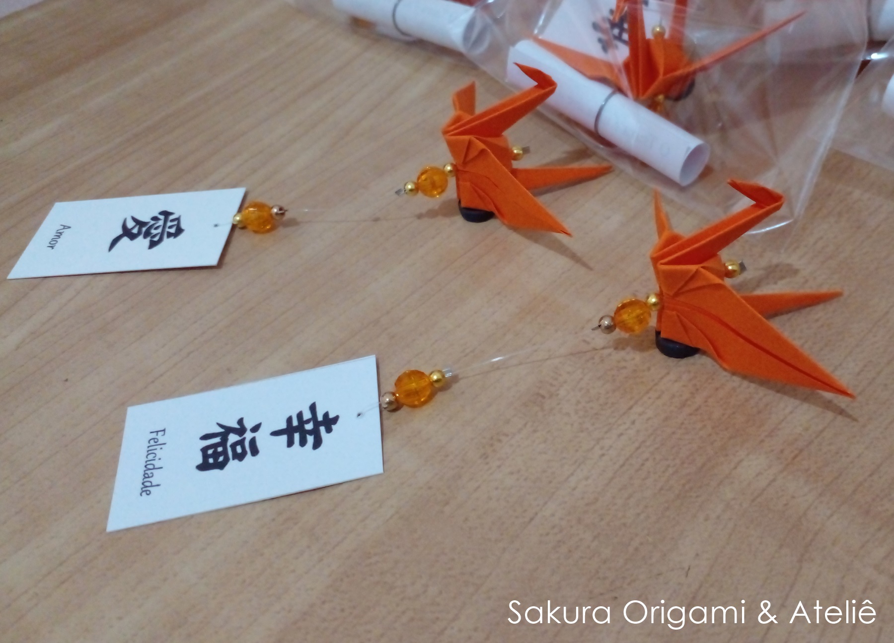 Lembrancinhas para amigos - ímã de tsuru com plaquinha - sakura origami ateliê